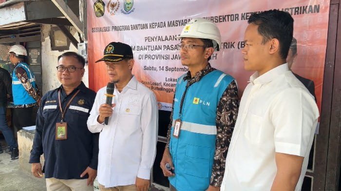 PLN Nyalakan 2.263 Rumah di Kabupaten Purbalingga