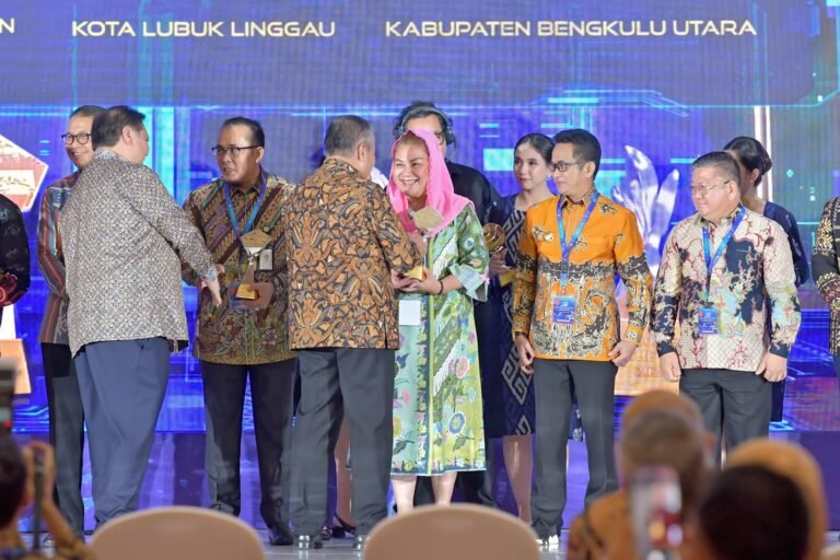 Keren, Kota Semarang Pertama Kali Raih Dua Penghargaan TP2DD Tingkat Nasional