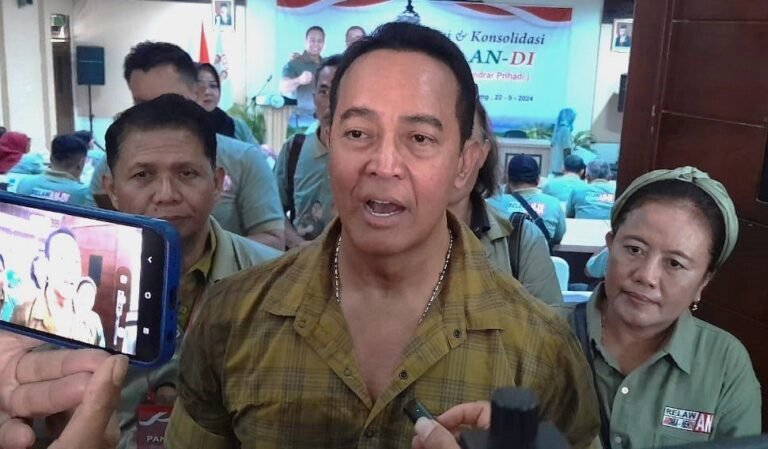Usai Pengundian Nomor Urut, Andika-Hendi Tancap Gas Pasang Baliho