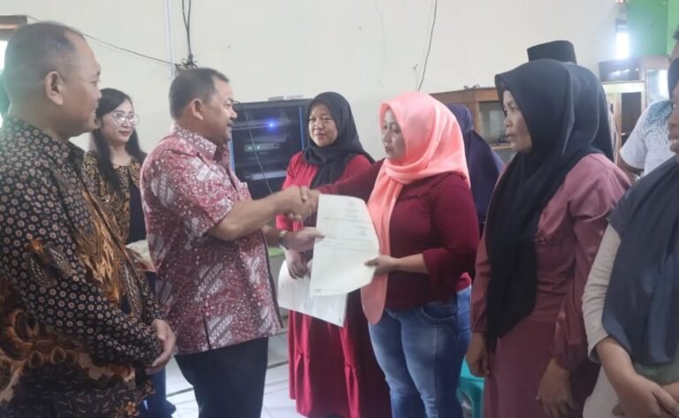 Ratusan Warga Wonorejo Pringapus Terima Sertifikat Tanah Elektronik