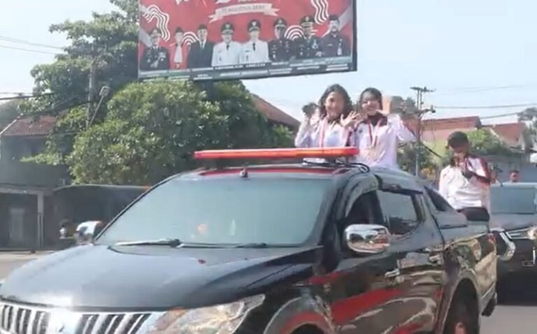 Sembilan Atlet Peraih Medali PON XXI Diarak Keliling Kota Ungaran