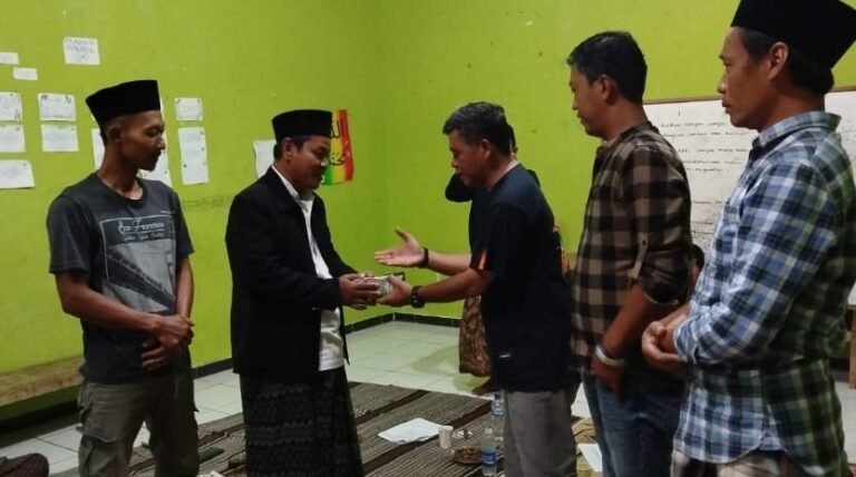 Bikers Honda CRF Jateng Donasi Bangun Masjid Rp86 Juta di Pringapus
