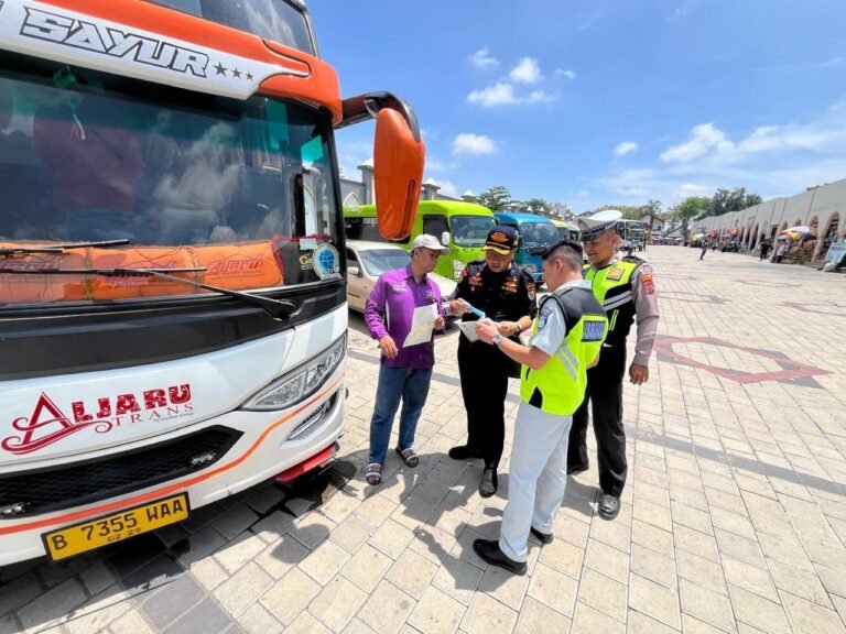 Jelang Libur Nataru Polda Jateng Gelar Ramp, Periksa Kelaikan 420 Armada Bus