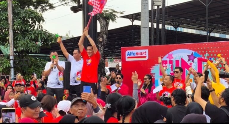 11.000 Lebih Orang Banjiri Fun Walk Alfamart 2024 di Semarang 