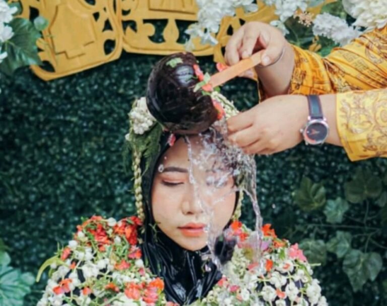 Mengenal Tradisi Mitoni Menyambut Kelahiran Bayi dalam Budaya Jawa 