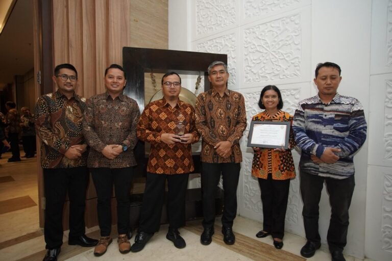 Jaga Transparansi Pemerintah, Pemkab Karanganyar Raih Penghargaan dari KIP Jateng