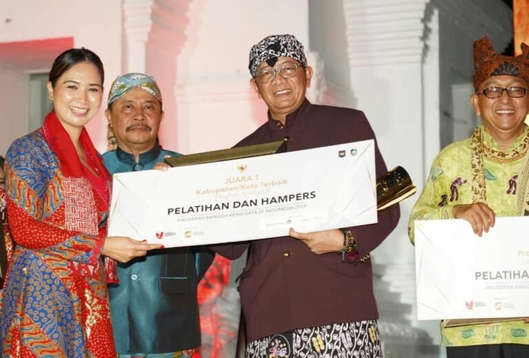 Kota Semarang Juara 1 Ajang Anugerah BBWI 2024