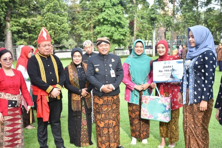 Momen Hari Ibu di Pemkot Salatiga, Anita Pesan Perempuan Harus Berkualitas dan Mandiri