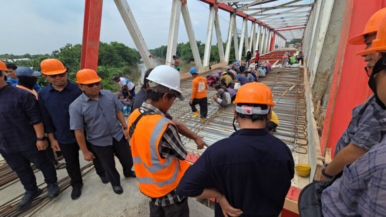 Proyek Jembatan Butuh  Molor