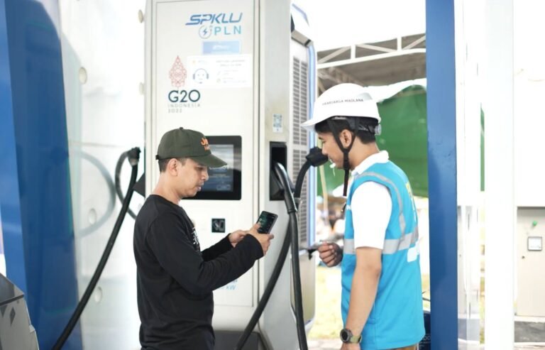 Menunggu Charging Kendaraan Listrik di Rest Area Tetap Nyaman, Kunjungi VIP Lounge dan Posko PLN !