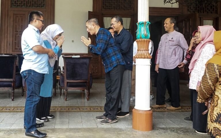 Penuh Haru, Yasip Pamitan 