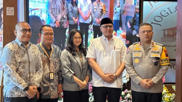 Pesan Bangkit dan Ubah Transformasi dalam Buku “Street Fighter” Habib Moehsein