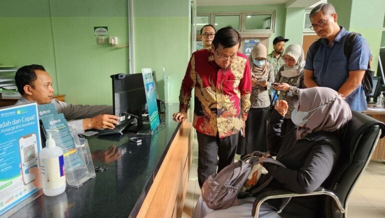 Pastikan Kualitas Layanan, Dewas BPJS Kesehatan Sambangi RSI Sultan Agung Semarang