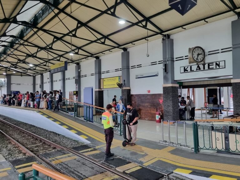 KAI Daop 6 Tambah Dua KA Baru Pemberhentian Solo dan Sragen