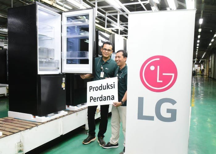 LG Produksi Perdana Kulkas Premium LG InstaView di Indonesia