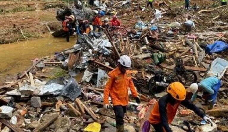 Dua Korban Longsor Pekalongan Ditemukan Berhimpitan, Total 25 Orang Tewas