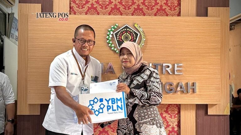 PLN UID Jateng dan DIY Berikan Bantuan Bagi Janda Wartawan