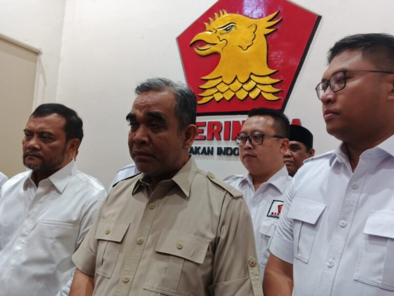 Bupati Semarang Turut Panggul Patung Perunggu dr Cipto Mangunkusumo