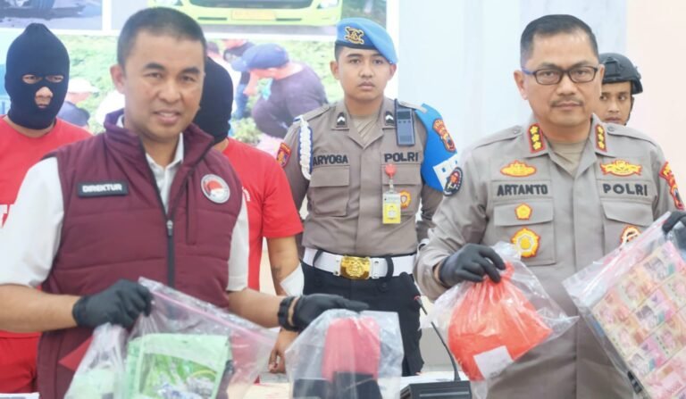 Dua Kurir Sabu 12 Kg Di Tangkap Polda Jateng Usai Kecelakaan di Tol