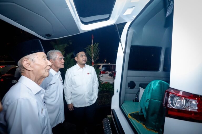 Gus Yasin Launching Mobil Jenazah Gratis untuk Masyarakat