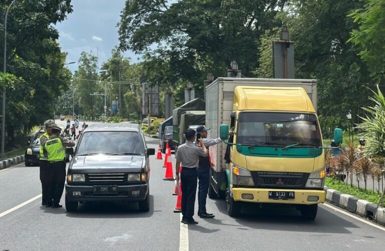 Selama Ops Keselamatan Candi 2025, Sat Lantas Polresta Surakarta Keluarkan 637 Tilang