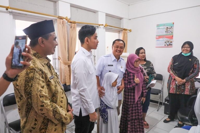 Dampingi Wapres, Gus Yasin Ingin Masyarakat Manfaatkan Program Cek Kesehatan Gratis