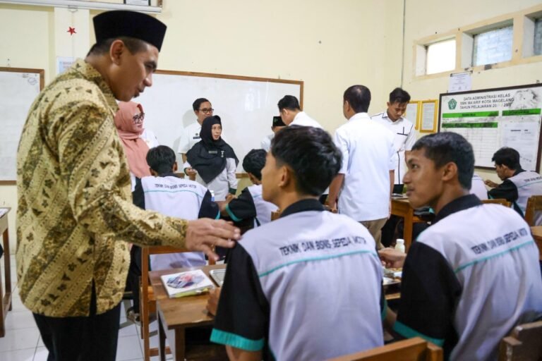 Gus Yasin : Menu MBG  Jateng Diapresiasi Pak Wapres Sangat Baik
