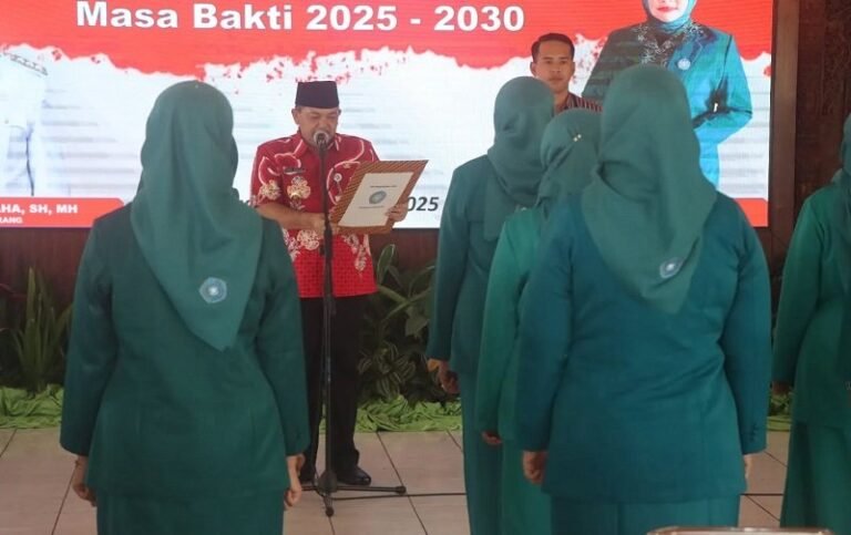 Bupati Semarang Ajak PKK Tanam Cabai Bantu Kendalikan Inflasi