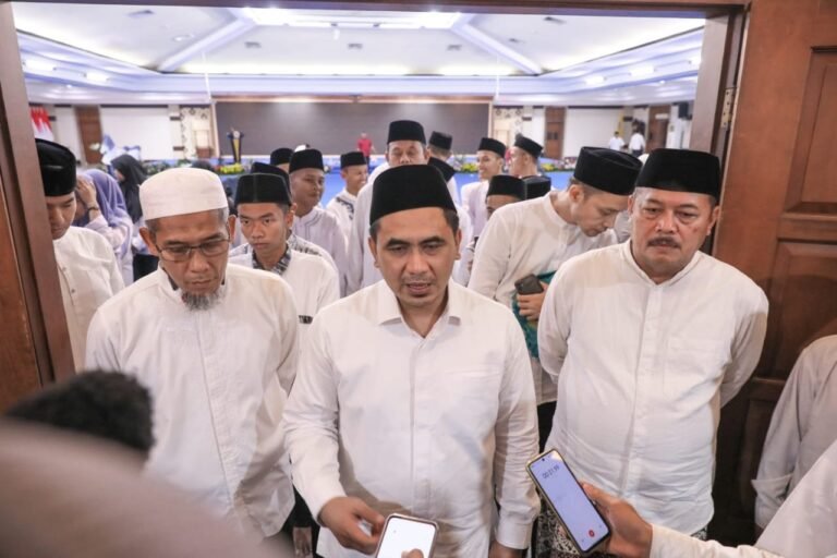Sambut Pemudik, Gus Yasin Ajak Berikan Layanan Terbaik di Jawa Tengah
