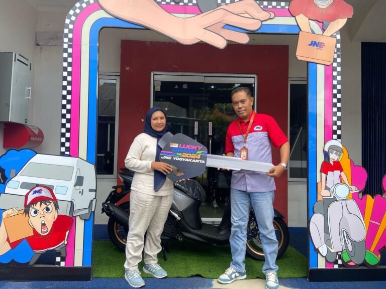 Warga Jogja Menang Hadiah Utama JLC Lucky Draw 2024