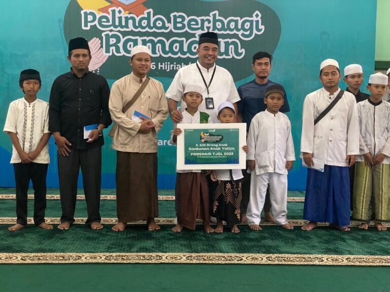 Peduli Sesama, Pelindo Multi Terminal Branch Tanjung Emas Bagikan Santunan dan Paket Ramadan kepada Masyarakat