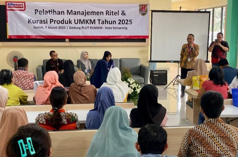 Alfamart Berikan Pelatihan Manajemen Retail dan Kurasi Produk UMKM
