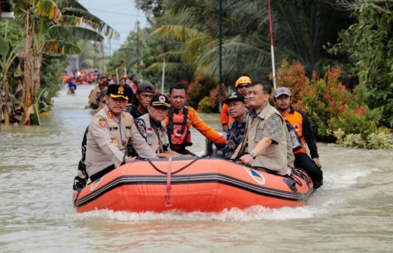 Secercah Harapan dari Ahmad Luthfi untuk Pengungsi Korban Banjir Grobogan