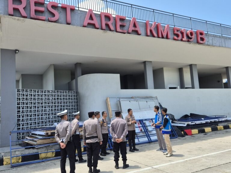 Kapolda Jateng Cek Jalur Tol Trans Jawa di Rest Area 519 B Sragen