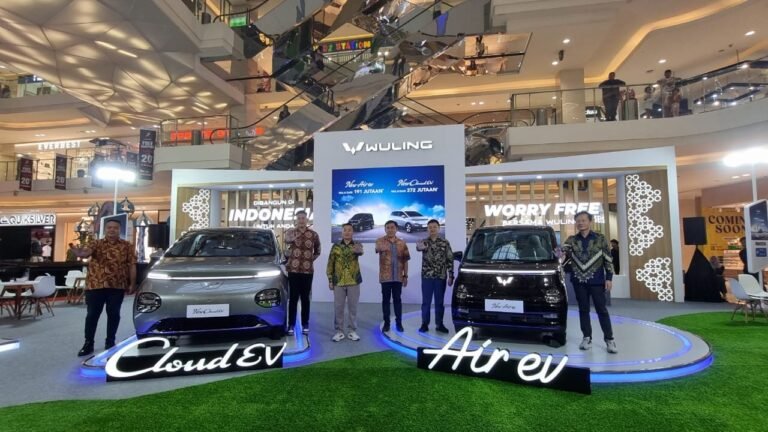 Wuling Perkenalkan New Air ev dan New Cloud EV di Semarang
