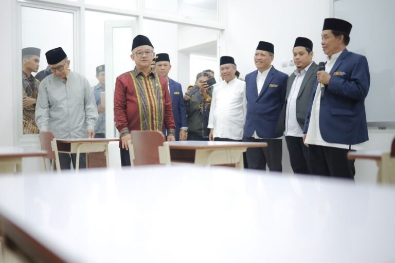 SD Muhammadiyah Internasional UMS, Mendikdasmen Soroti Tantangan Krisis Literasi Pendidikan