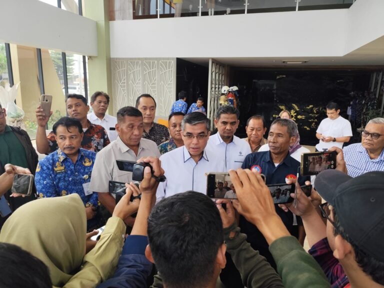 Menteri Ketenagakerjaan Pastikan Eks Pekerja Sritex Tanda Tangan Kontrak Kerja