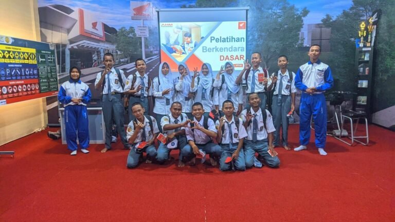 Ngabuburit Bareng Siswa FKS di Safety Riding Labs SMKN 1 Bulakamba