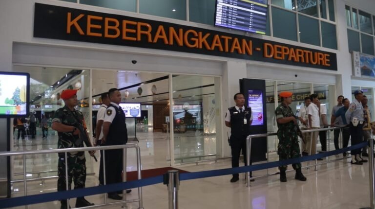 Uji Kesiapsiagaan ! Simulasi Pengamanan di Bandara Adi Soemarmo Berlangsung Dramatis