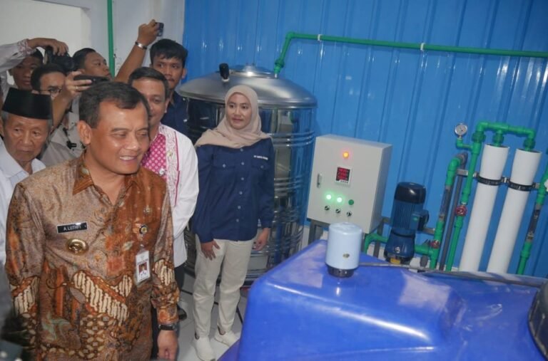 Jos! Gubernur Jateng Sulap Air Payau Pesisir Pantai jadi Air Layak Minum Lewat Teknologi Ini