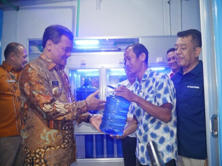 250 KK di Pekalongan Nikmati Air Minum Tawar Gratis