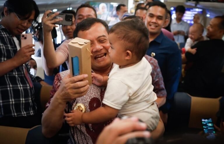 Dari Stasiun Pasar Senen Jakarta, Ahmad Luthfi Kembali Lepas Ribuan Orang Mudik Gratis ke Jateng