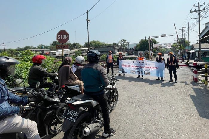 KAI Daop 4 Semarang Imbau Masyarakat Waspada di Perlintasan