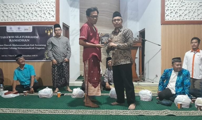 Tarawih Perdana, Masjid Salih Mujahidin Ungaran Bangun Penginapan
