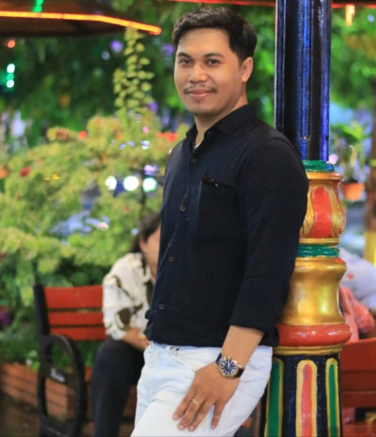 Berenang Sembari Minum Air, Bisnis Berjalan Bakat Musik pun Berkembang