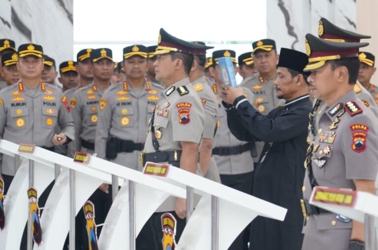 Pimpin Sertijab 5 PJU dan 4 Kapolres, Kapolda Jateng : Mari Benahi Diri dan Jaga Kepercayaan Publik