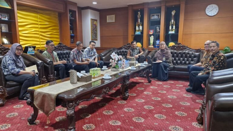 Pajak Jateng I Kunjungi Bapenda Jateng