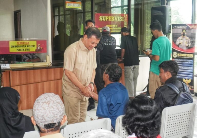 Gubernur Ahmad Luthfi Cek Samsat, Ada Penghapusan Tunggakan Pajak Hingga 10 Tahun