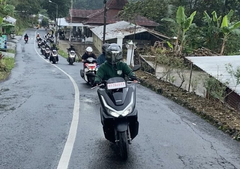 Nikmati Canggihnya Fitur RoadSync, Astra Motor Jateng Gelar New Honda PCX 160 Media Exploration