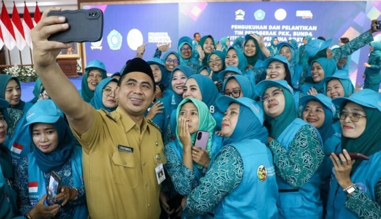 Wagub Jateng Kukuhkan TP PKK dan Pembina Posyandu Jawa Tengah 